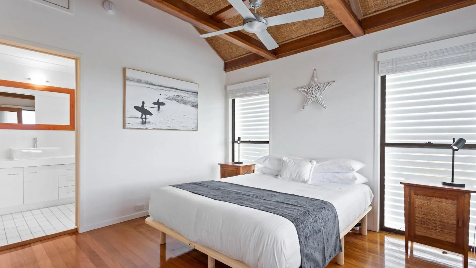 Beachfront 3-Bed With Private Pool & Fireplace Parrearra Ferienhaus